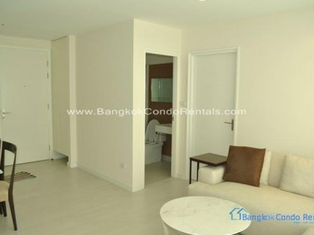 2 bed Condo near the riverside 