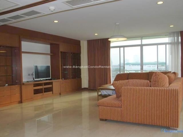 3 bed Apartment Phrom Phong