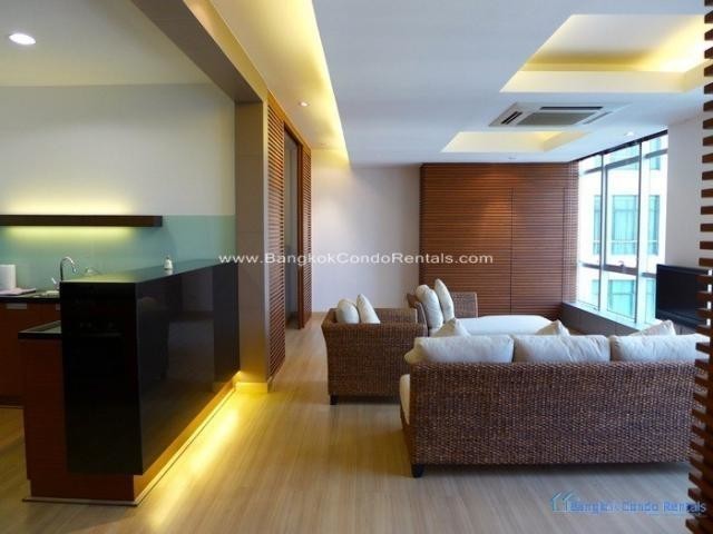 2 Bed for Rent at Baan Sathorn Chaophraya
