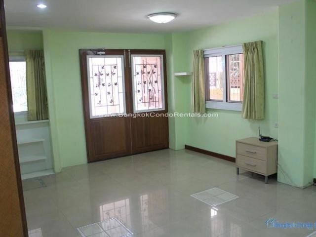 3 Bed Townhouse Chong Nonsi