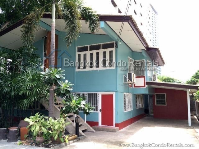 Single House for Rent in Sathorn.