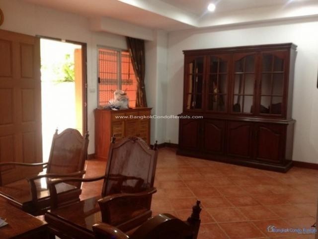 4 Bed Townhouse  in Phrom Phong