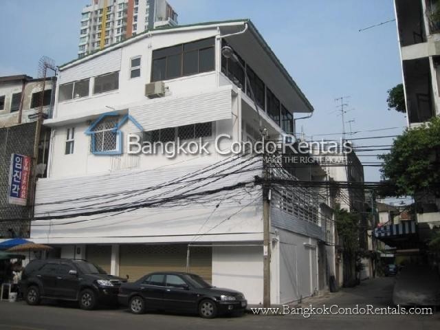4 Bed Townhouse for Rent in Sathorn