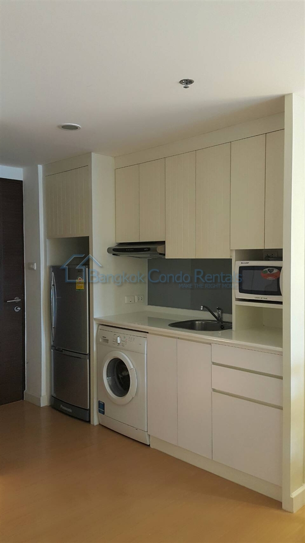 1 bed Trendy Condo