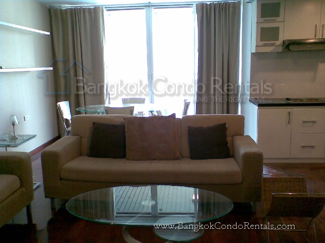 Spacious Room in Langsuan