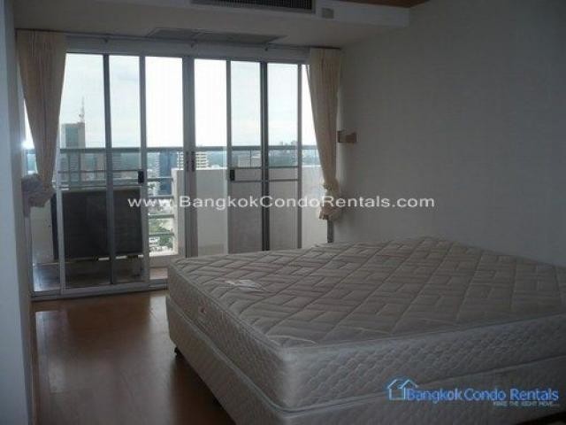 3 Bed condo for rent