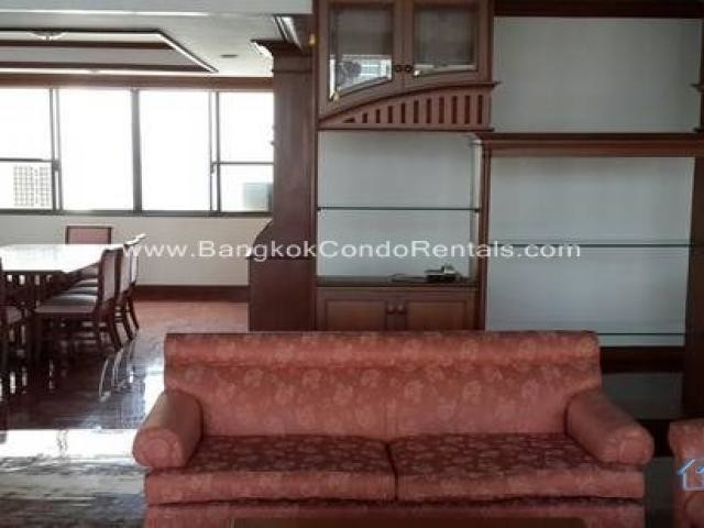 4 Beds Asoke Apartment