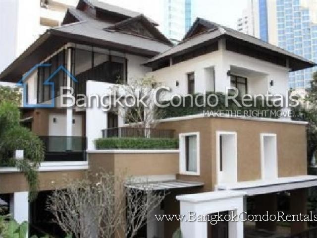 4 bed Baan Sukhumvit 18