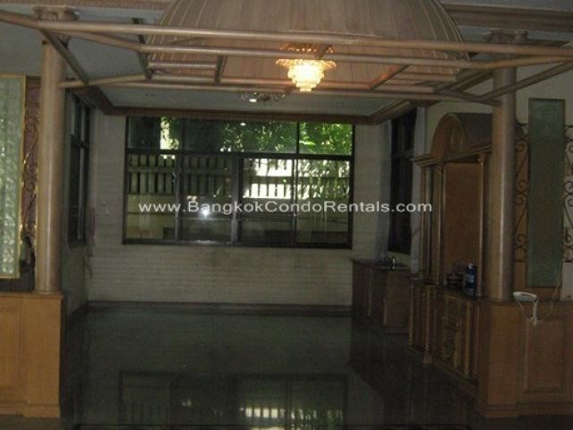 9 beds Single House Thonglor