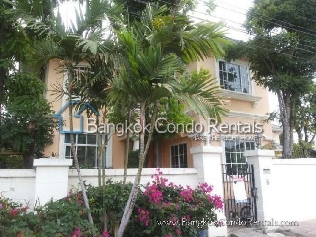 4 beds Single House Bangna