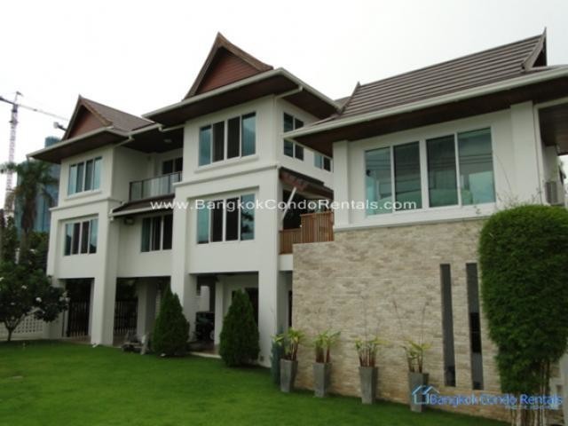 4 beds Single House Sukhumvit