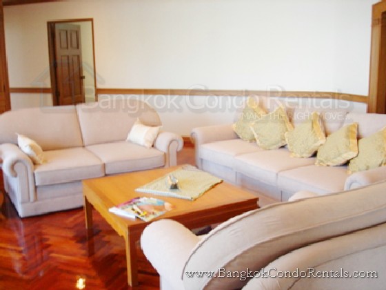 4 Beds Ruamsuk Condominium