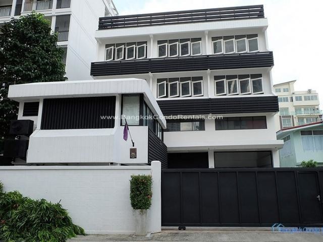 Home office for rent in Phromphong