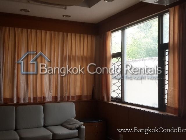 Single House for Rent in Suthisarn.