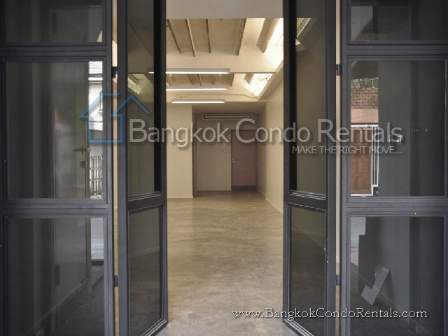 Townhouse for Rent in Prakanong