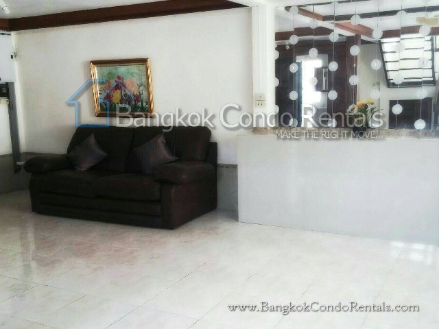 Single House for Rent in Prakanong.