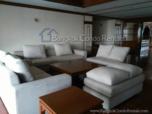 3 Bed  Apartment for rent in Asoke