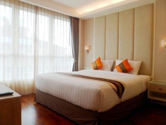 Large 1 Bed For Rent in Asoke