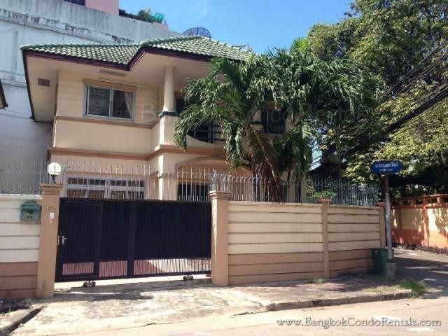 3 bed Single House Sathorn