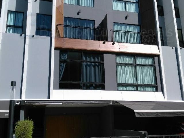 Town House for Rent in Pattanakarn.