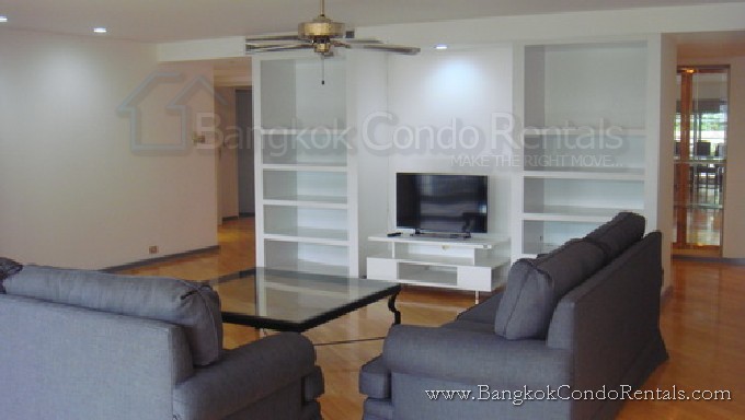 Large Unit For Rent in Phromphong