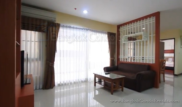 2 Bed Apartment for Rent in Ekkamai