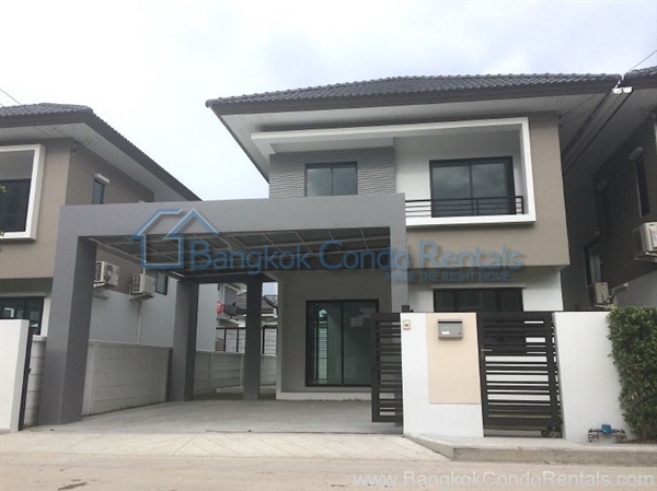 Single House for Rent in Bangna.