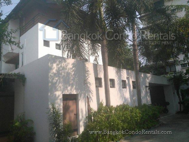Single House for Rent in Thonglor.