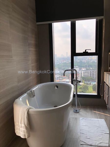 2 bed The Diplomat Sathorn