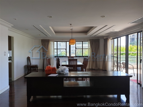 4 Beds Condo for Rent