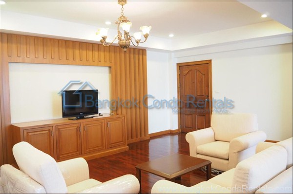 4 Bed Apartment Phloen Chit