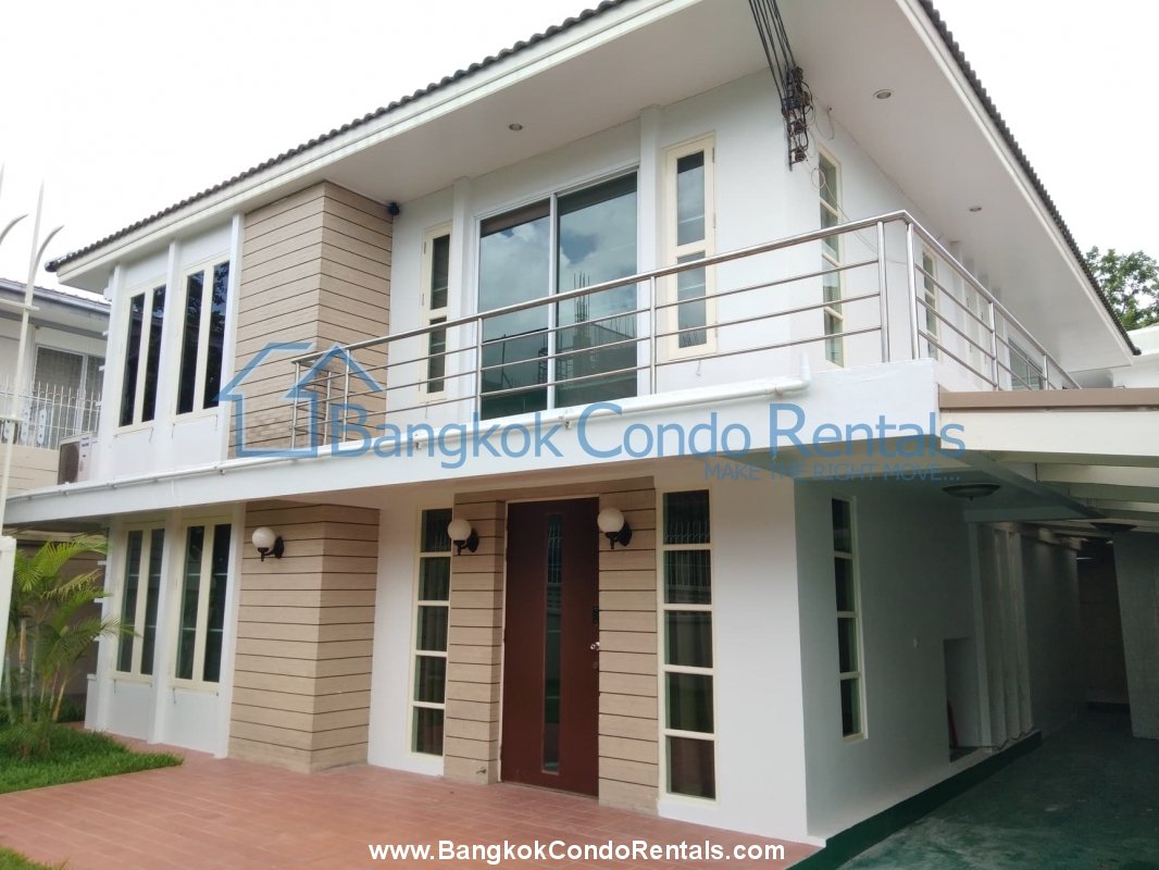 3 bed Single House Ekkamai