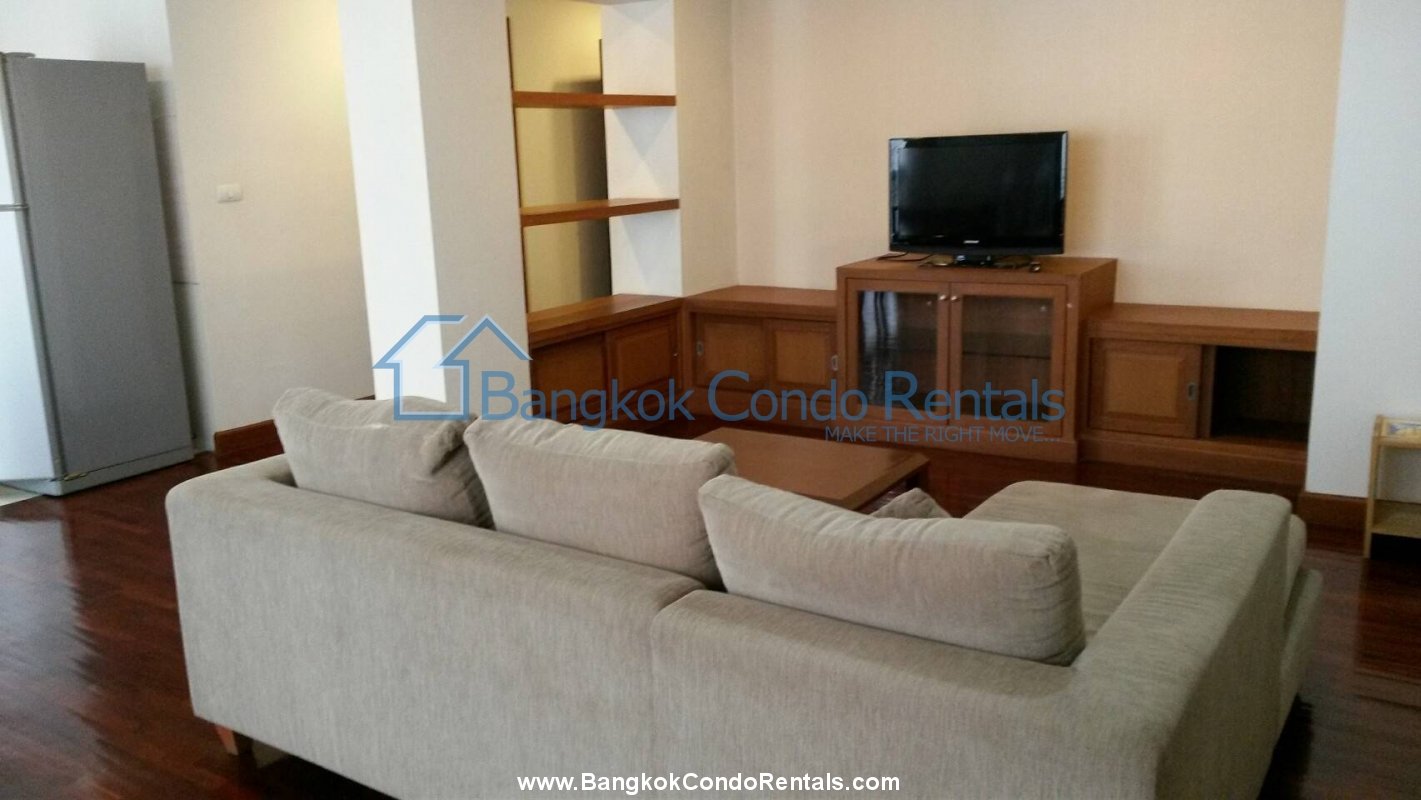 2 bed Apartment Phloen Chit