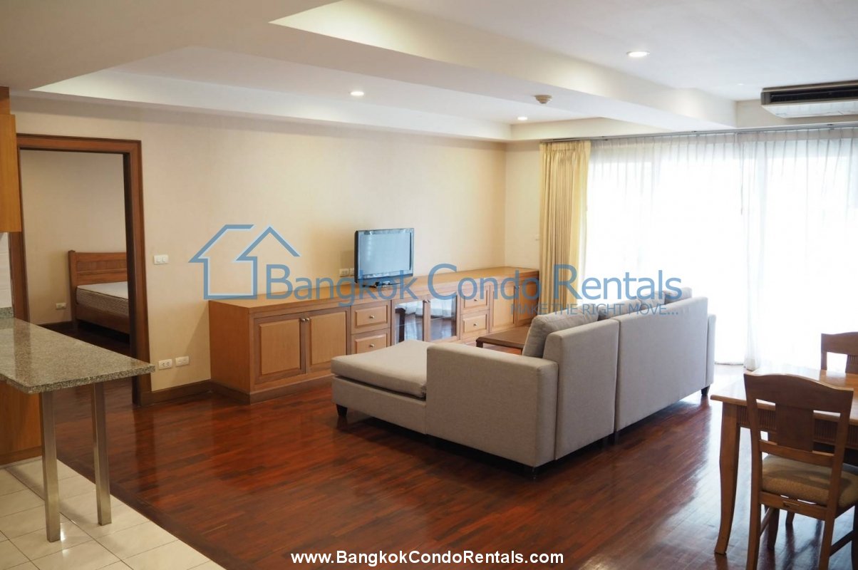 2 bed Apartment Phloen Chit