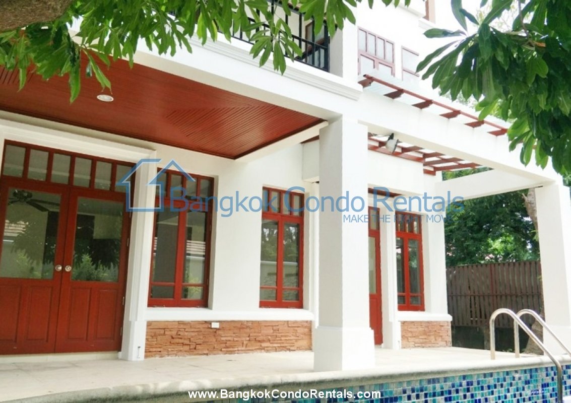 4 bed Single House Ekkamai