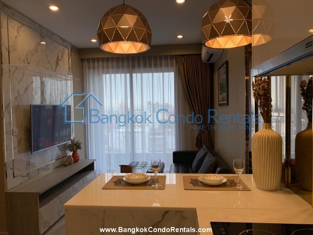 2 bed Ideo Mobi Sukhumvit