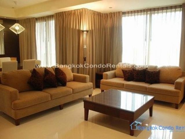 Stunning 2 Bed Condo Near Emporium