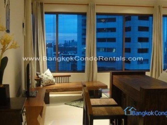 Luxury 1 Bed Condo in Emporio Place