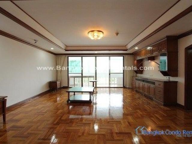 Phrom Phong Apartment 