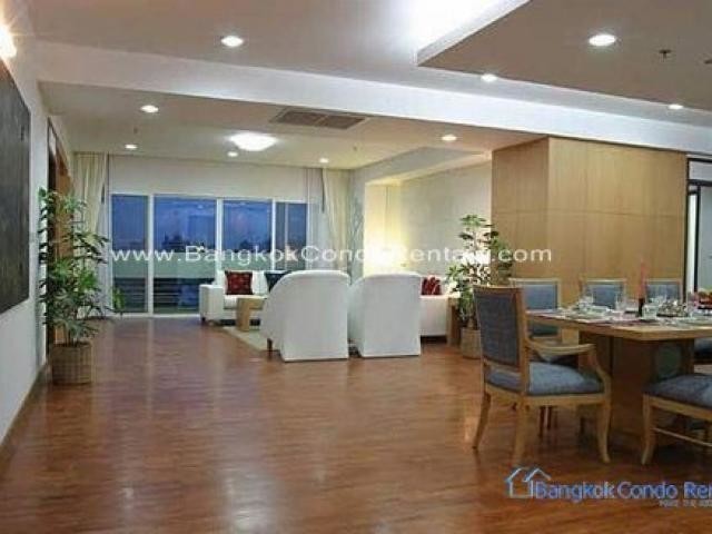 Large 4 Bed Apartment Sukhumvit