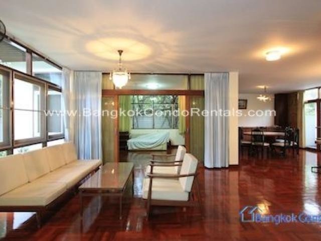 3 Bed Single House Ekkamai For Rent