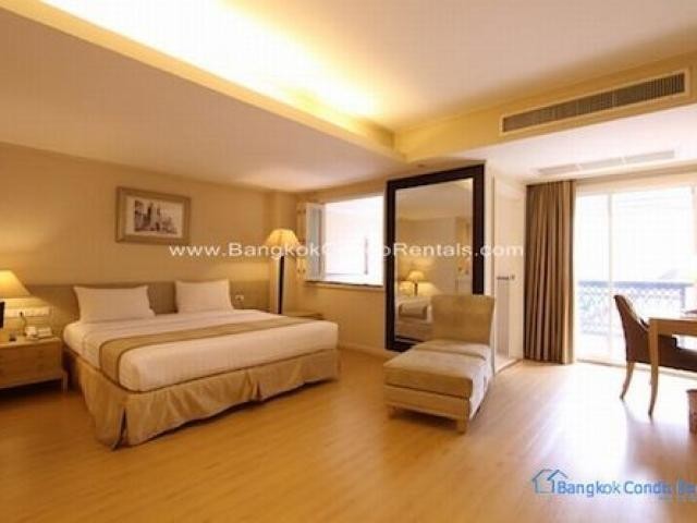 Studio Bed Apartment Phrakhanong