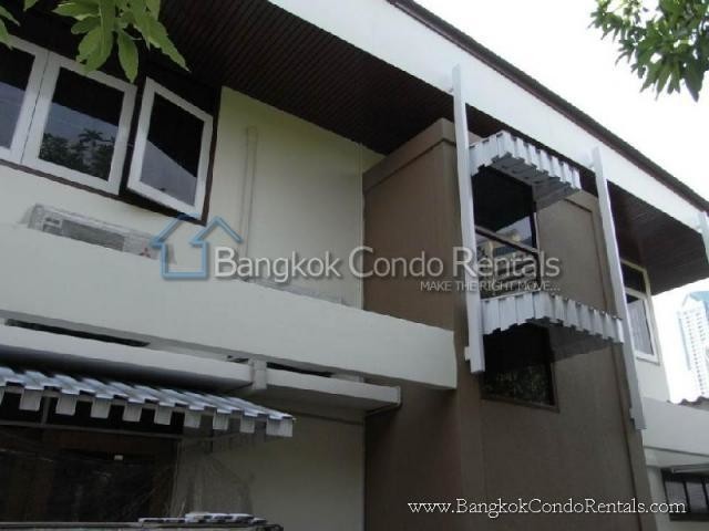 3 Bed Single House Sathorn for Rent 