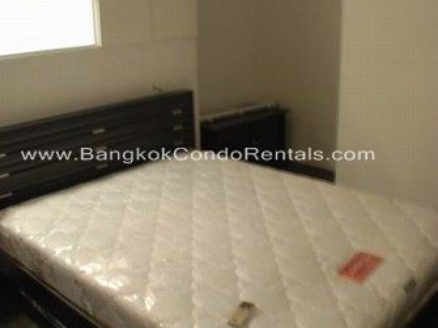 Spacious 1 Bed Condo Thonglor