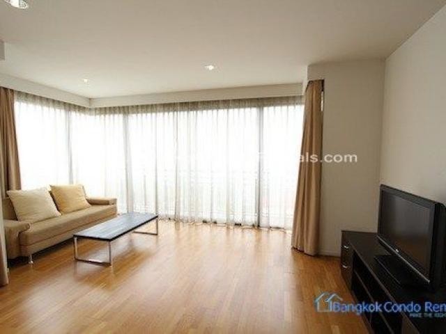 Spacious 2 Bed Next to Esplanade