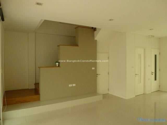 4 Bed Townhouse Lad Prao