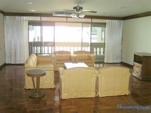 3 bed Apartment Phrom Phong