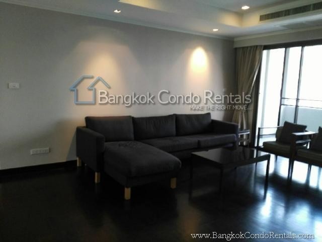 2 Bed Apartment in Ploenchit