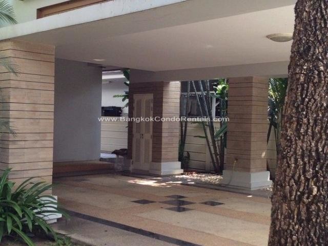 4 Bed Single House in Pattanakarn