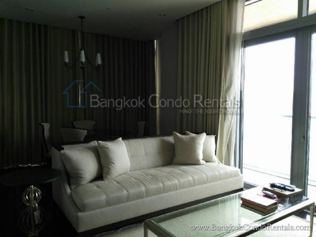 2 Bed For Rent in Ploen Chit